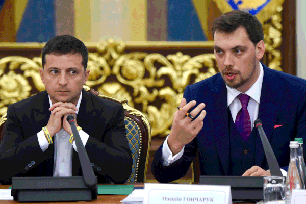 Primeiro-ministro da Ucrânia entrega pedido de demissão