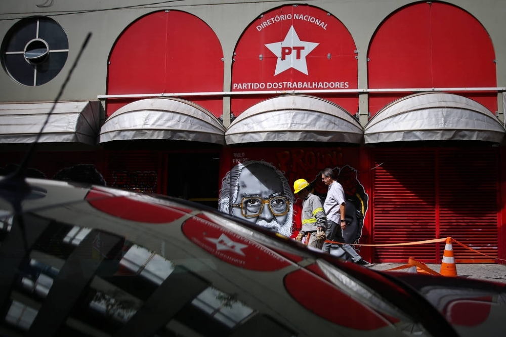 Movimentação em frente ao diretório do PT em São Paulo - Zanone Fraissat - 24.jan.2018/Folhapress
