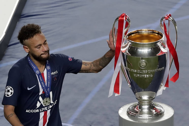 Neymar diz que fica no PSG por ambição de ganhar a Champions