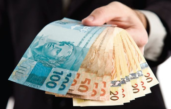 Prazo de saque do abono salarial 2016 termina nesta semana