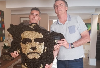 Bolsonaro diz que avalia estender para 10 anos o prazo de validade da carteira de motorista